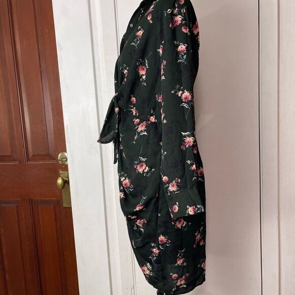 Everleigh green button down floral dress - Picture 6 of 8